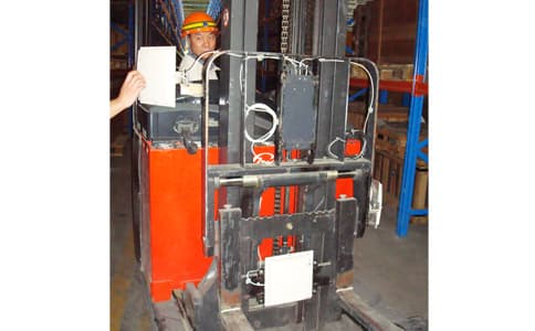 RFID技術(shù)應(yīng)用于智能倉儲叉車改裝